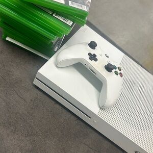 White Console with Controller